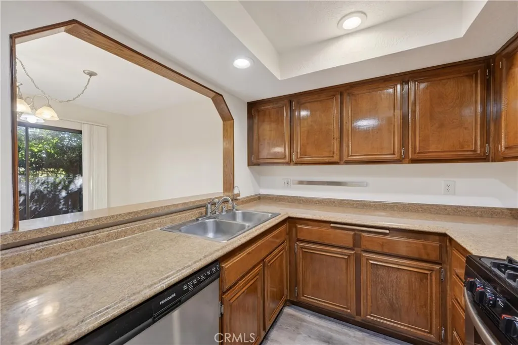 600 Central 291, Riverside, California 92507 home-pic-10